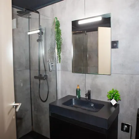 Spacious House For 14 Guests