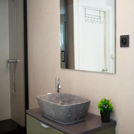 Spacious House For 14 Guests *